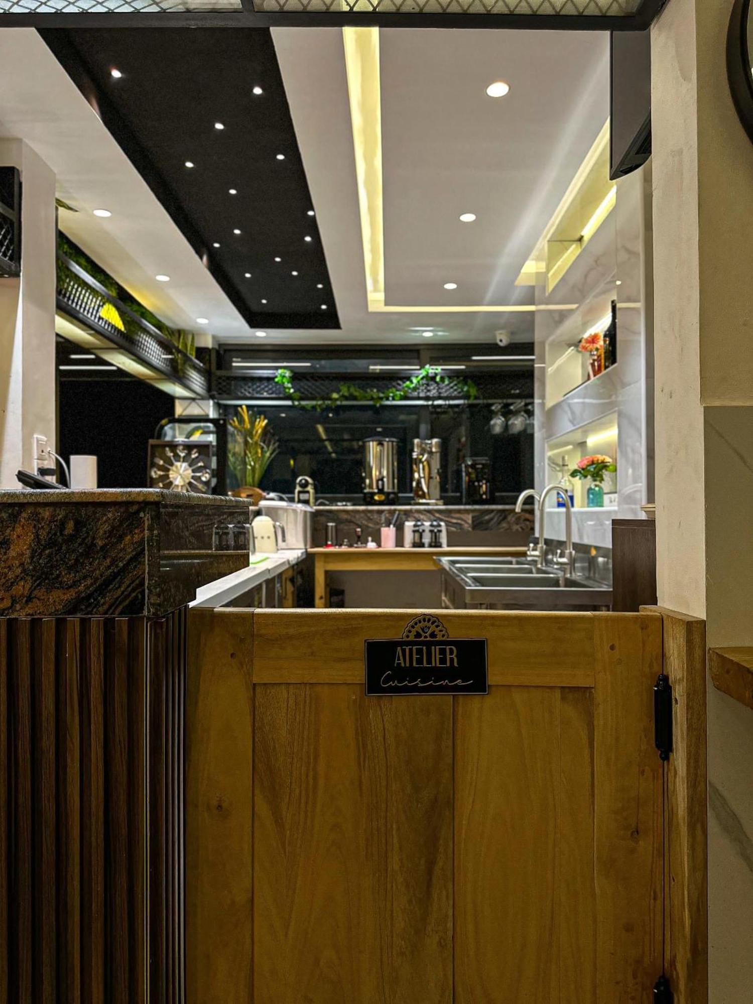 Klik Klak Appart Hotel Cotonou Esterno foto