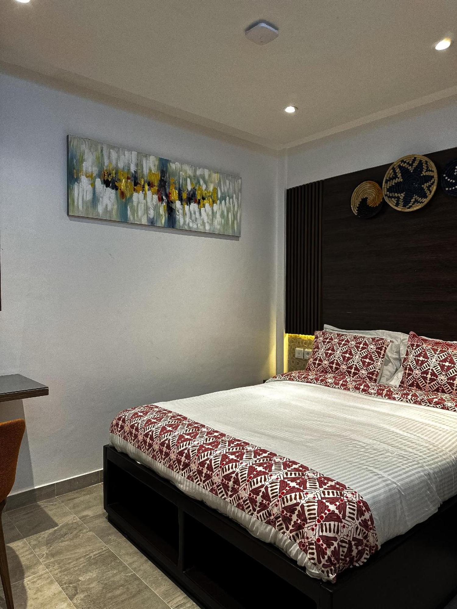 Klik Klak Appart Hotel Cotonou Esterno foto