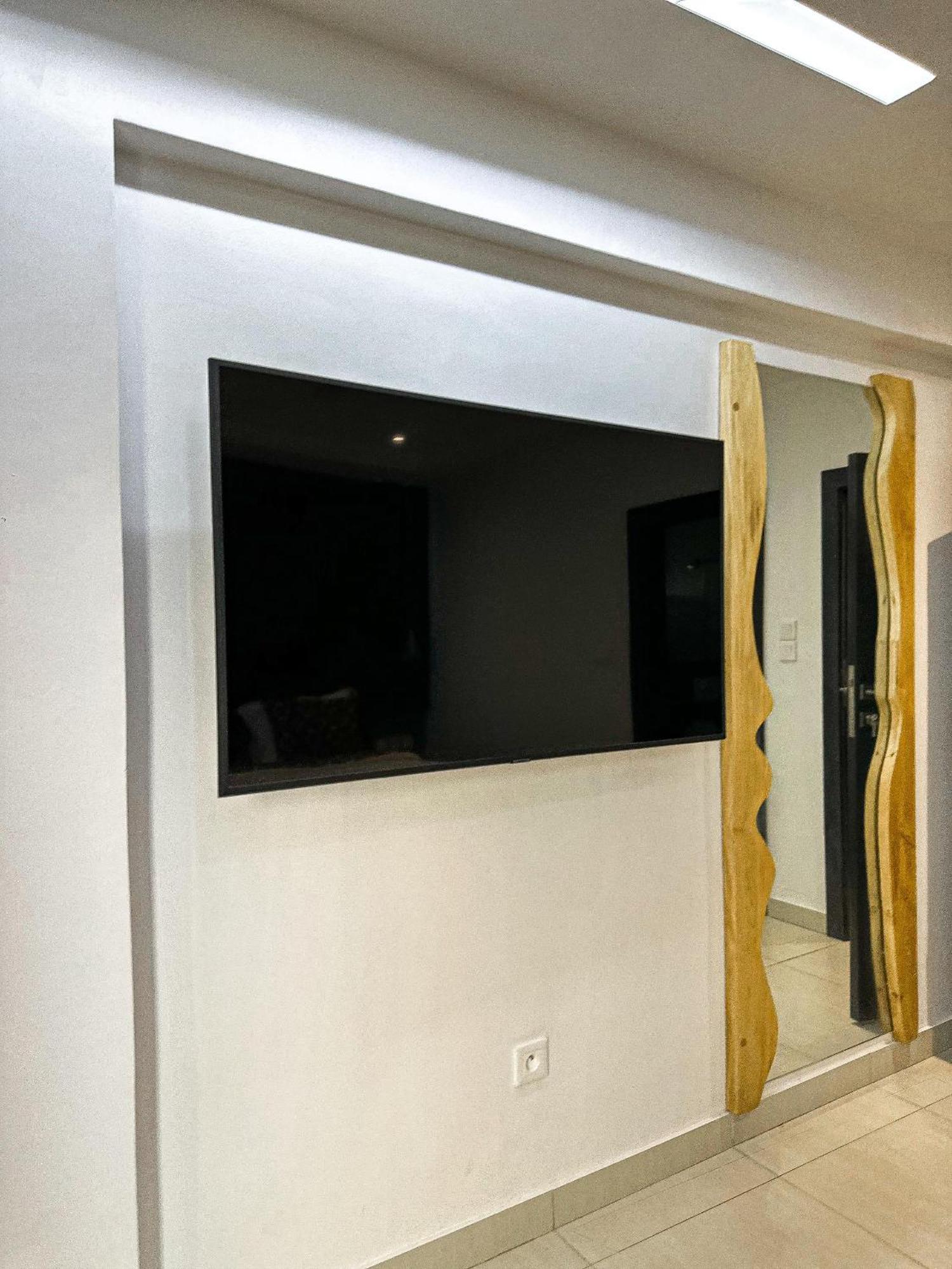 Klik Klak Appart Hotel Cotonou Esterno foto