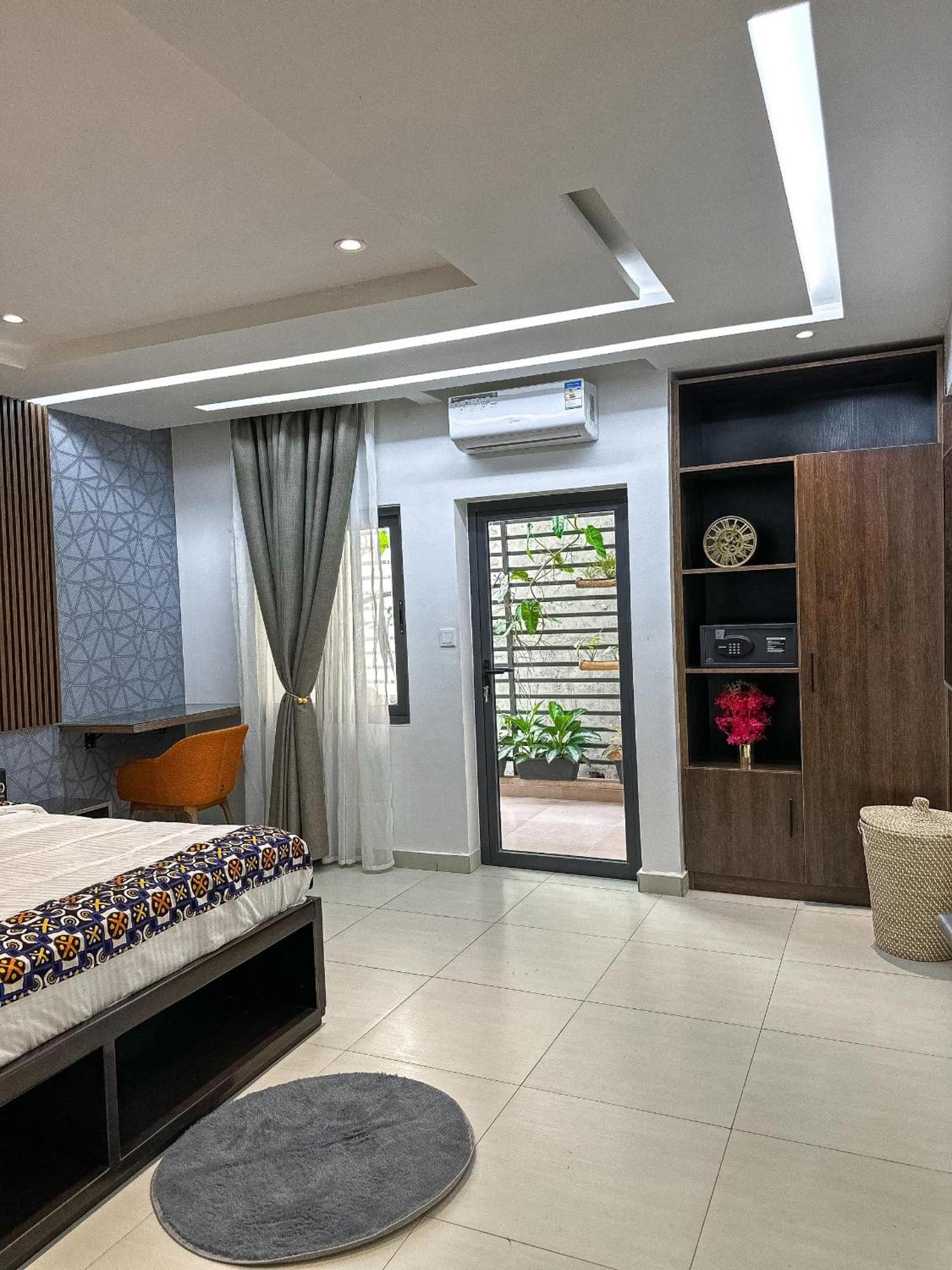 Klik Klak Appart Hotel Cotonou Esterno foto