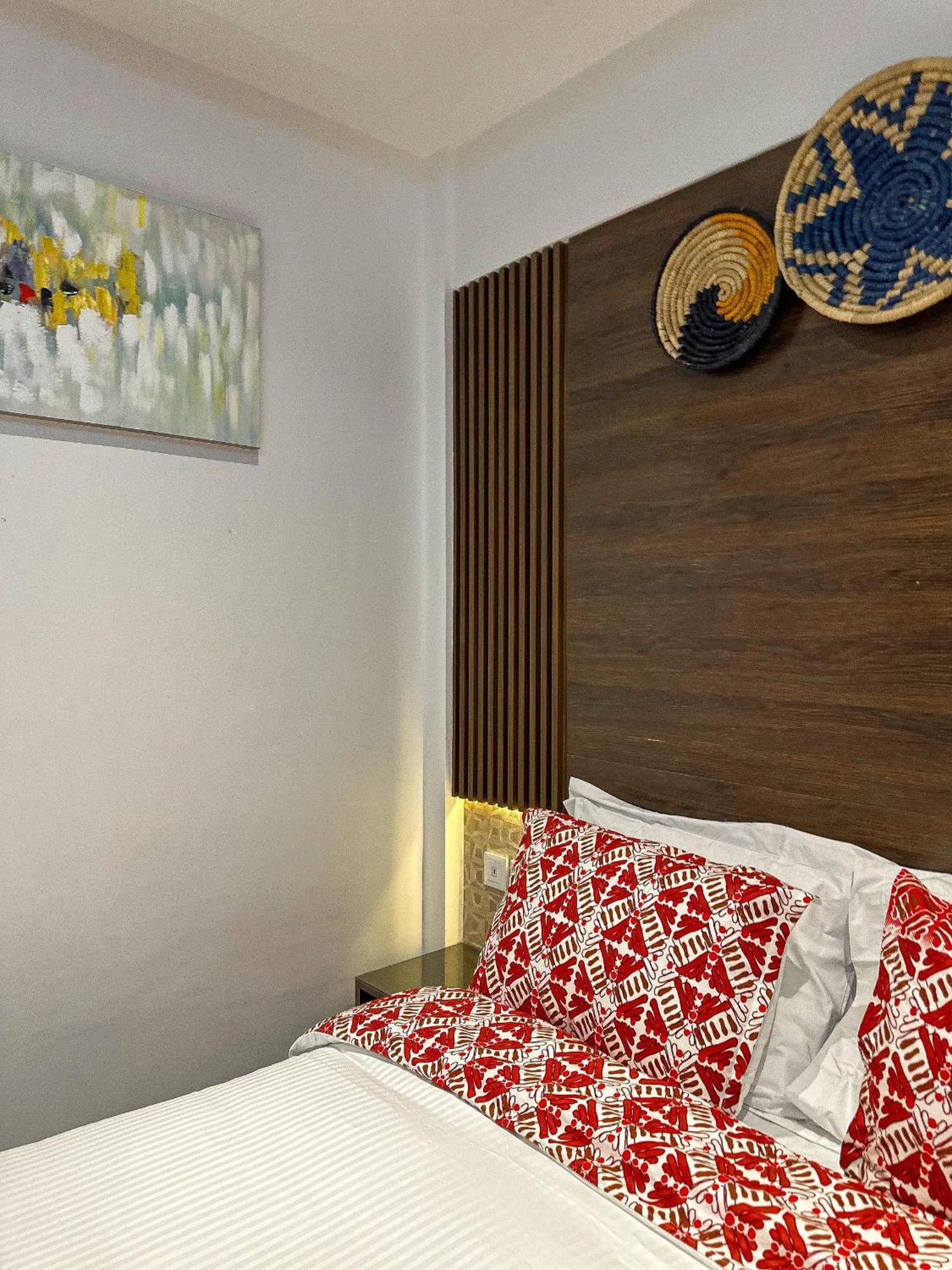 Klik Klak Appart Hotel Cotonou Esterno foto