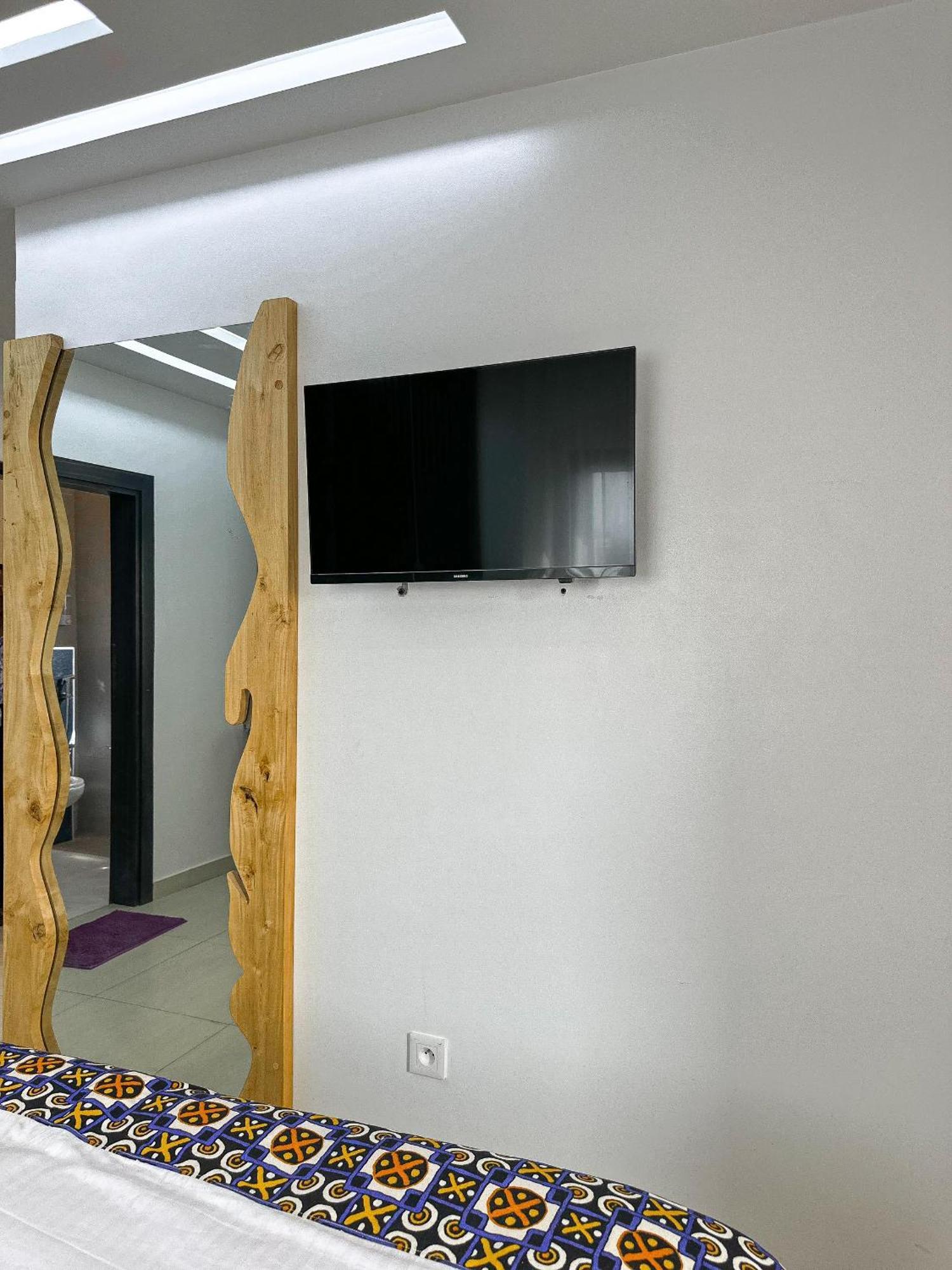 Klik Klak Appart Hotel Cotonou Esterno foto