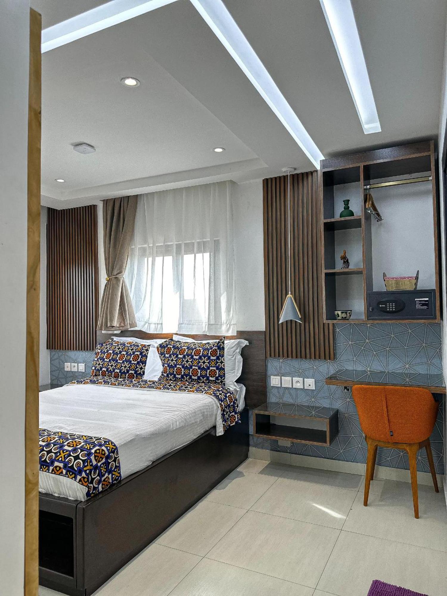 Klik Klak Appart Hotel Cotonou Esterno foto