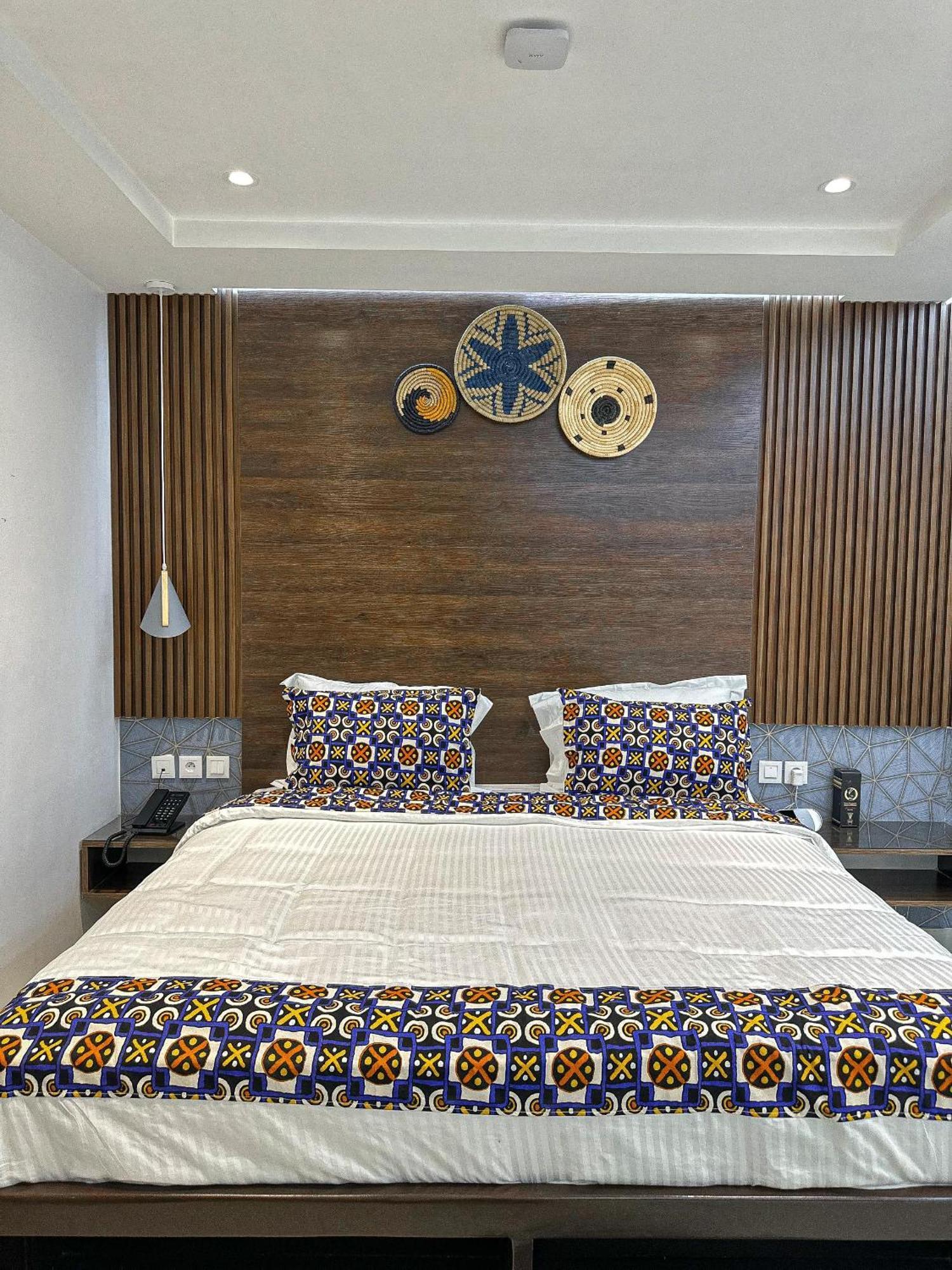 Klik Klak Appart Hotel Cotonou Esterno foto