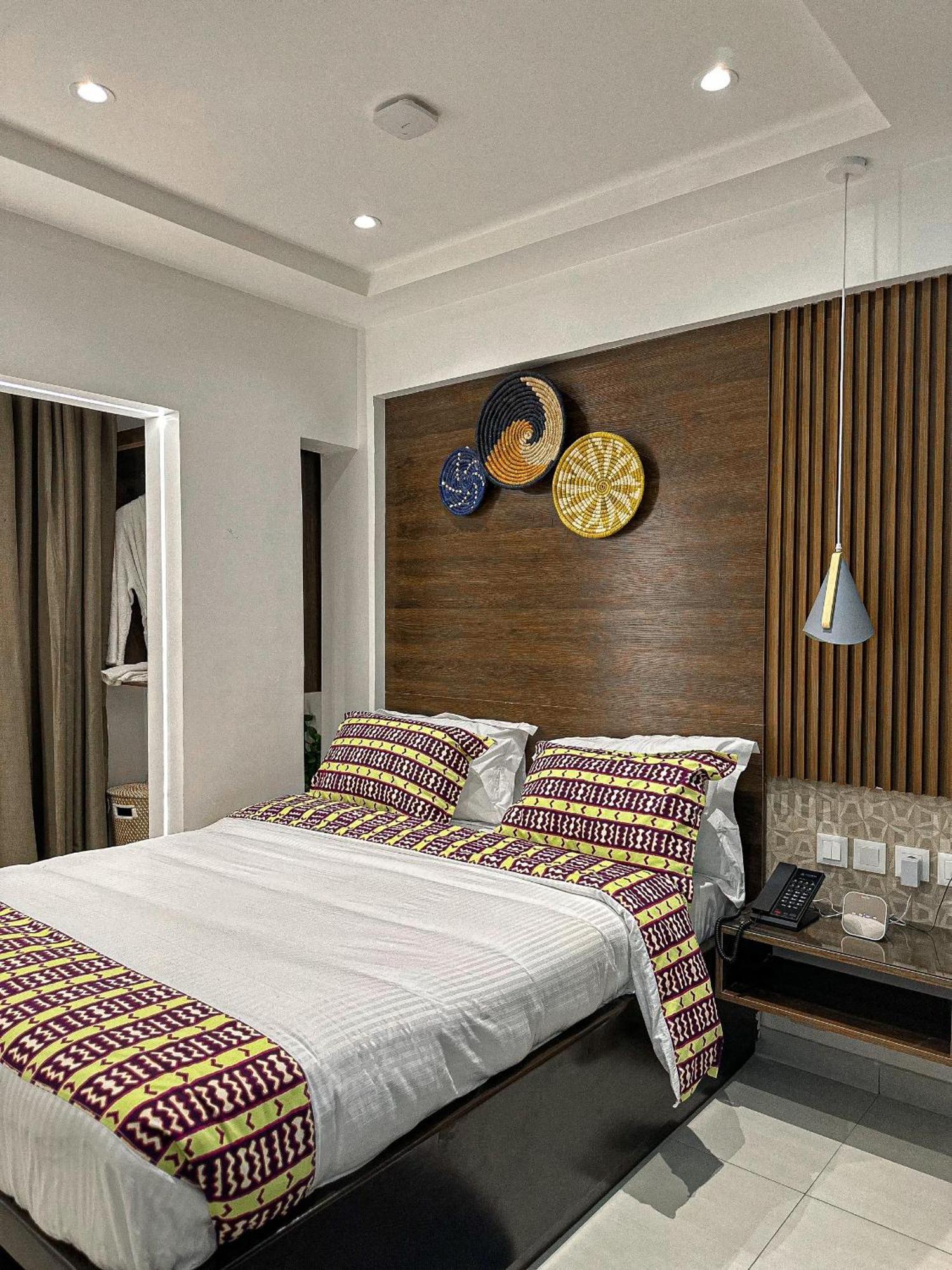 Klik Klak Appart Hotel Cotonou Esterno foto