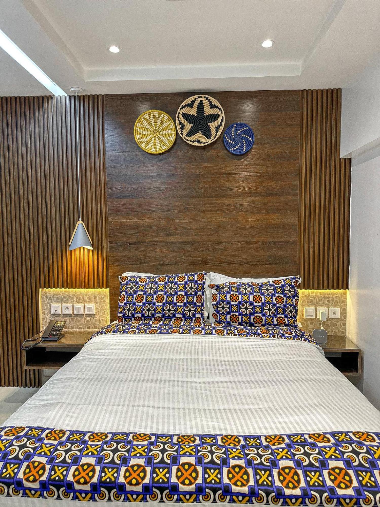 Klik Klak Appart Hotel Cotonou Esterno foto